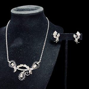 Star Art Sterling Silver Rhinestone Necklace And Screw Back Earrings Set (5120)